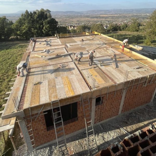 Djellzon Curraj (Diti Da L.L.C.)