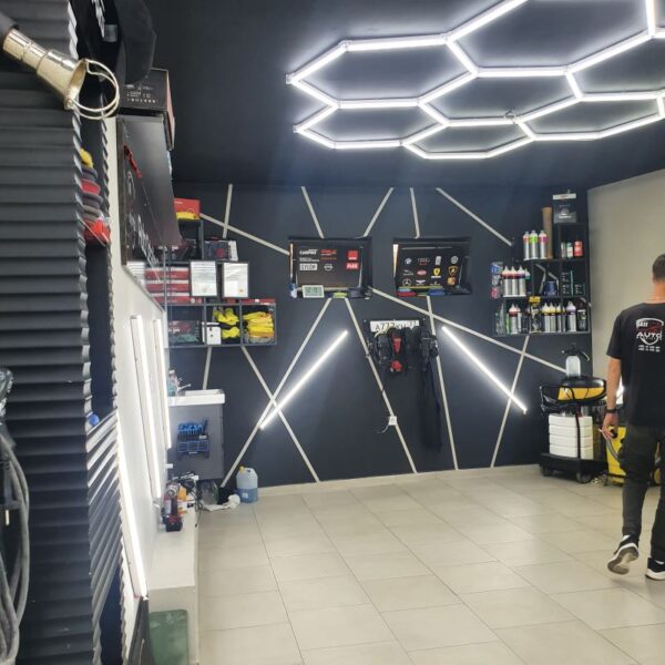 Elion Bytyci I.B. (Autodetailing Eli)