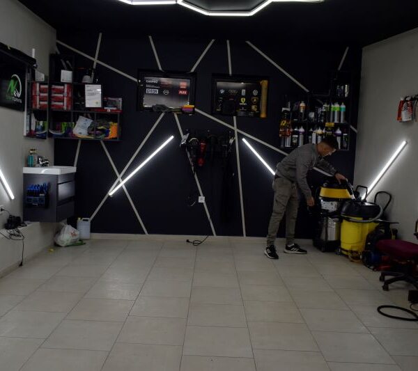 Elion Bytyci I.B. (Autodetailing Eli)
