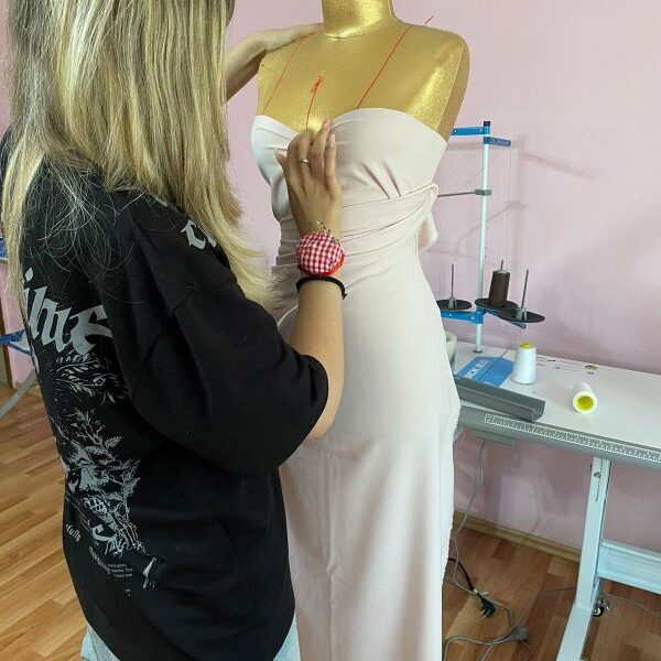 Drinesa Brahimaj B.I. (Brad Designe)