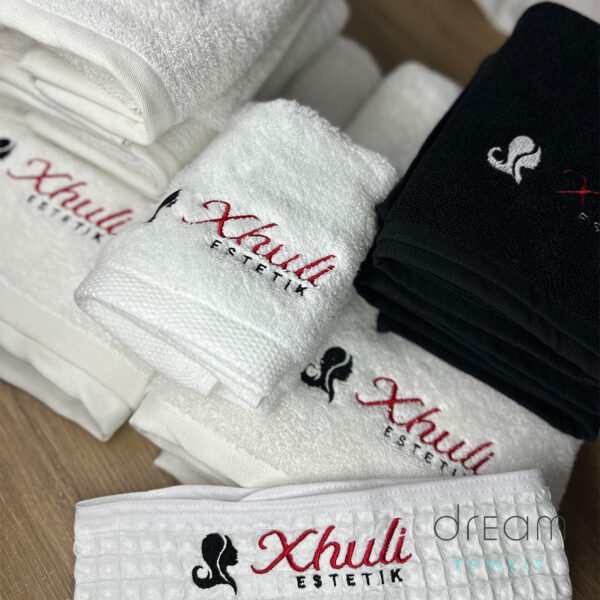 Njomeza Kazazi (Dream Towels L.L.C.)